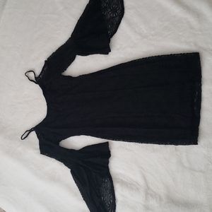 Flare sleeve lace dress